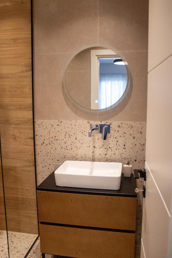 Downtown Studio Apartments Tirana Exteriör bild