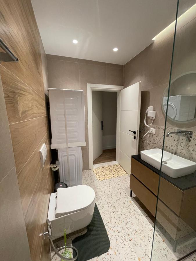 Downtown Studio Apartments Tirana Exteriör bild