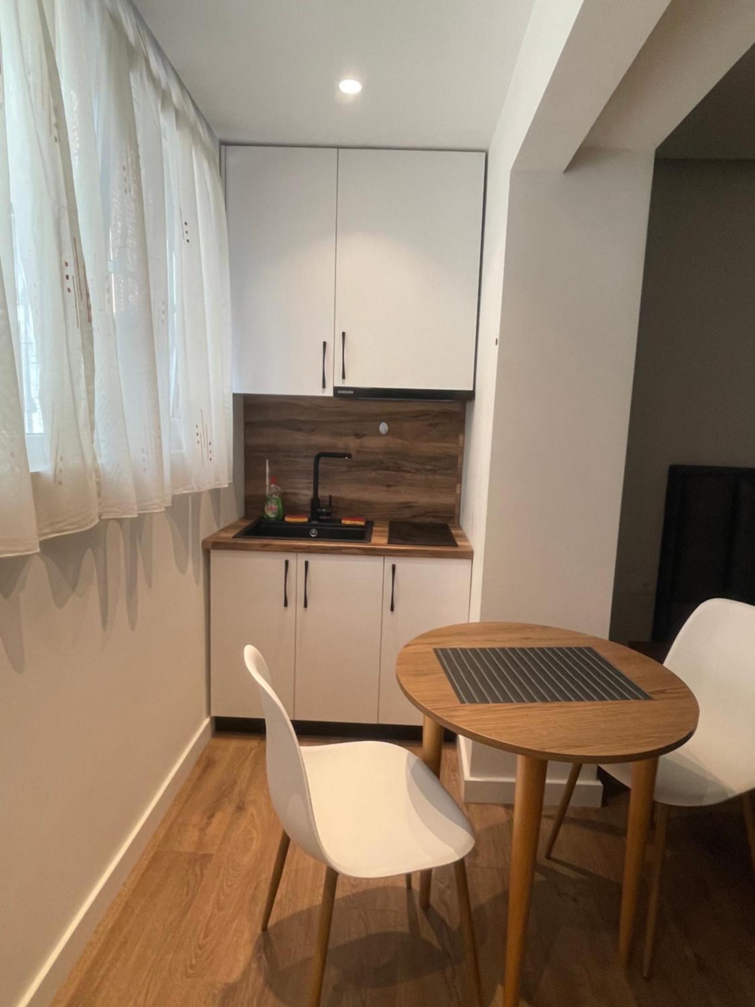 Downtown Studio Apartments Tirana Exteriör bild
