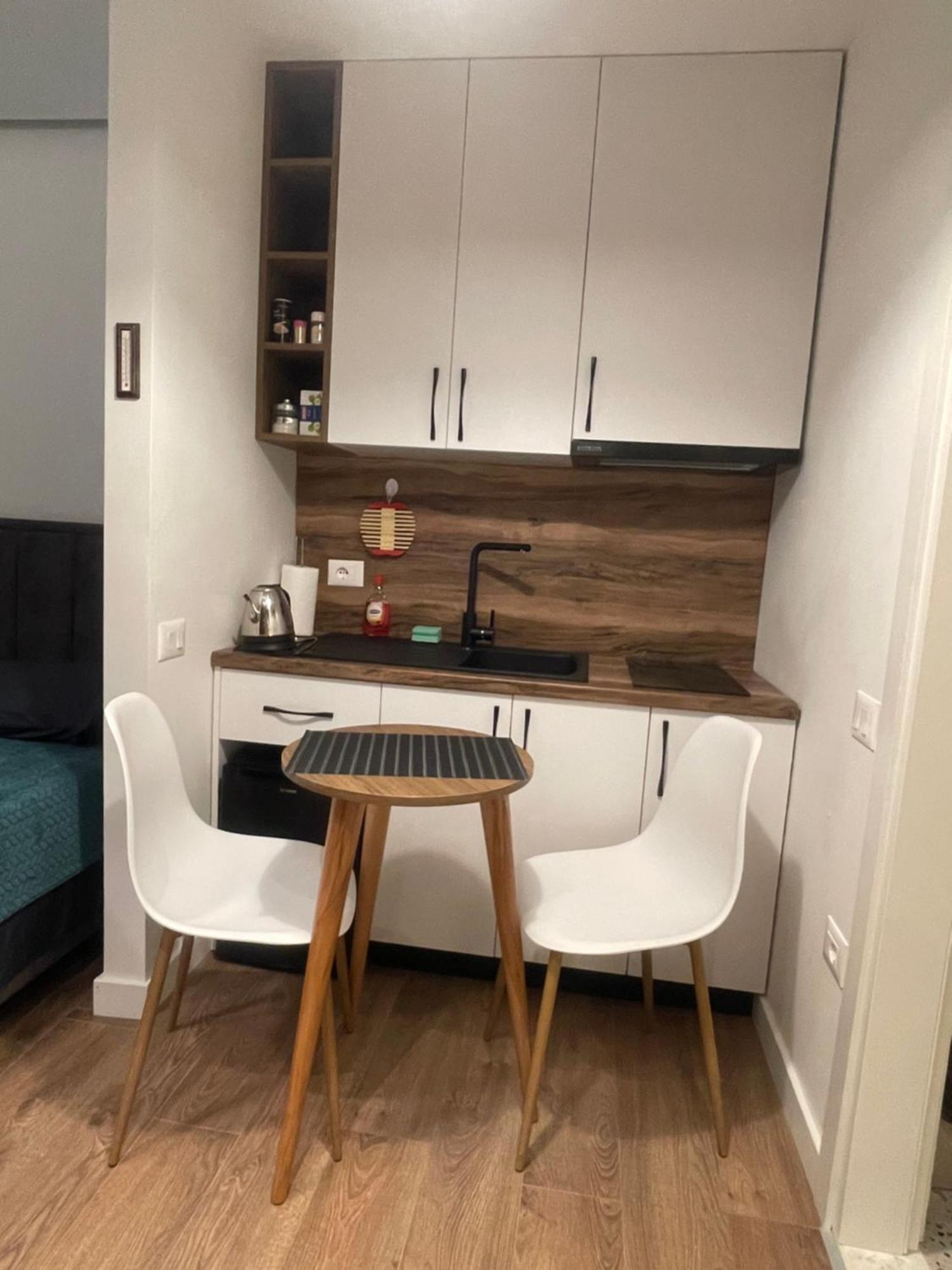 Downtown Studio Apartments Tirana Exteriör bild